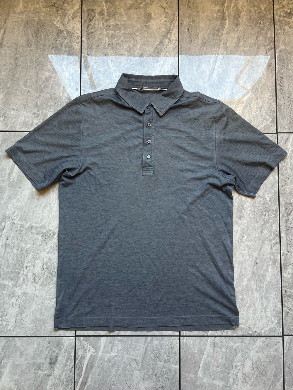 TravisMathew Mens Short Sleeve Polo Shirt Gray Heather Size M Golf Athletic